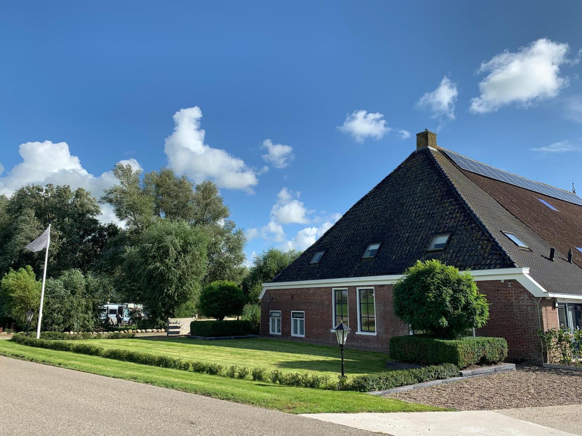 Bed And Breakfast De Salix Hitzum Exterior photo